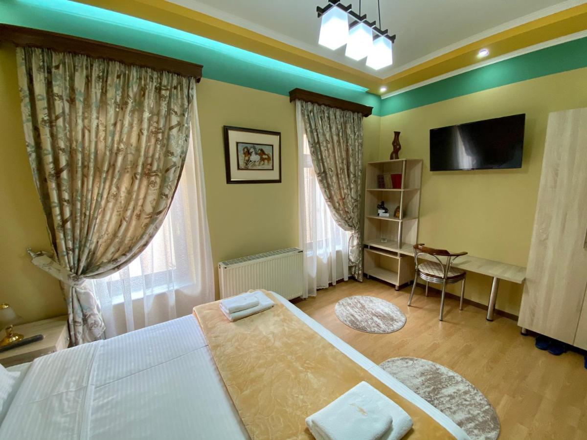 Vila A Hotel Korce Ngoại thất bức ảnh